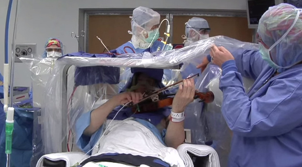 A Musician Saved His Career By Playing a Violin During Brain Surgery