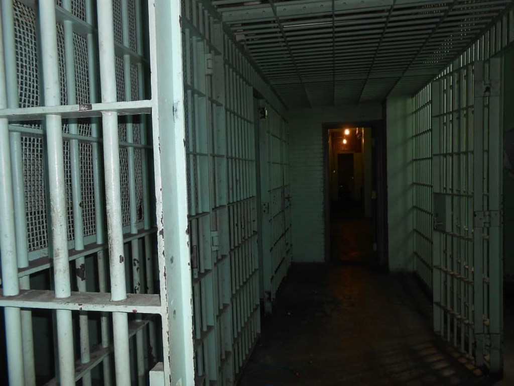 jail-prison-police-crime