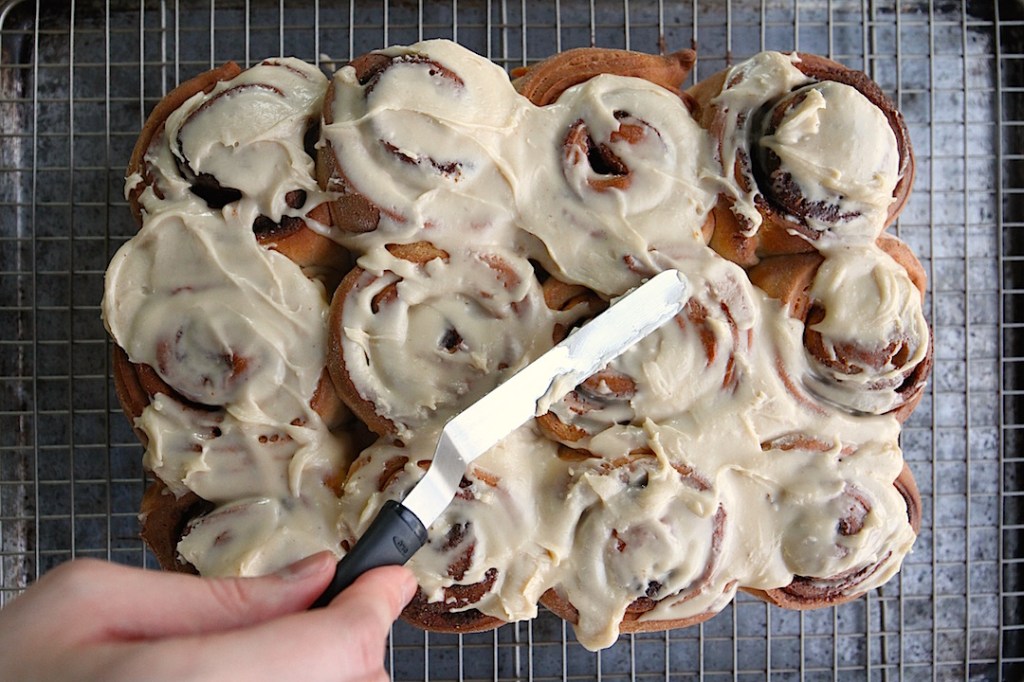 cinnamon-buns-winter