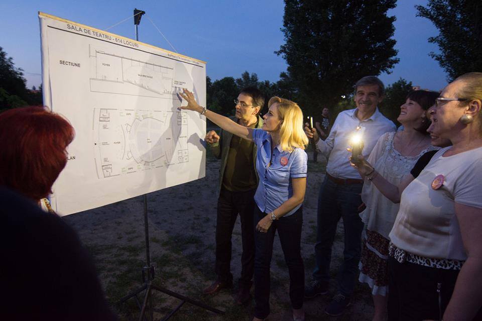Toate modurile în care Firea vrea să transforme Primăria într-un mall, în care controlează totul