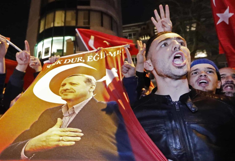 Dutch and Turkey Trading Blows