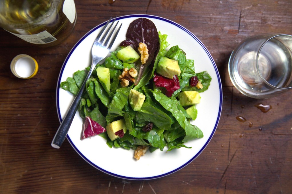 Avocado and Mixed Greens Salad Recipe