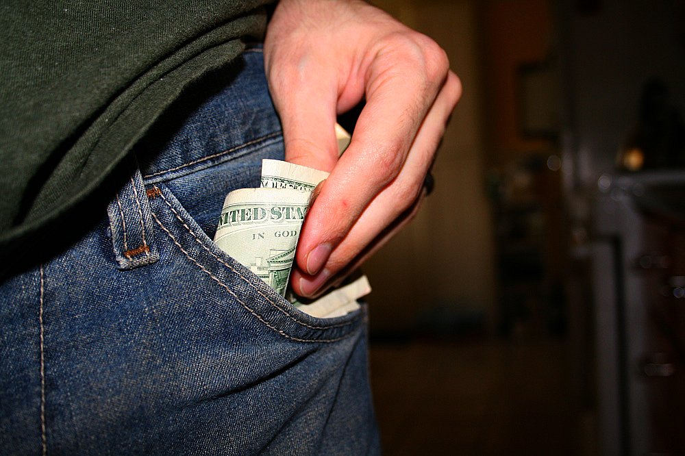 10 Questions You’ve Always Wanted to Ask a Kleptomaniac