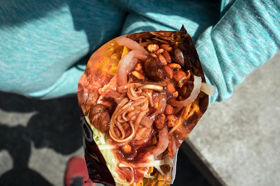 El Viernes Santo en Iztapalapa se celebra entre Dorilocos y tacos de cabeza