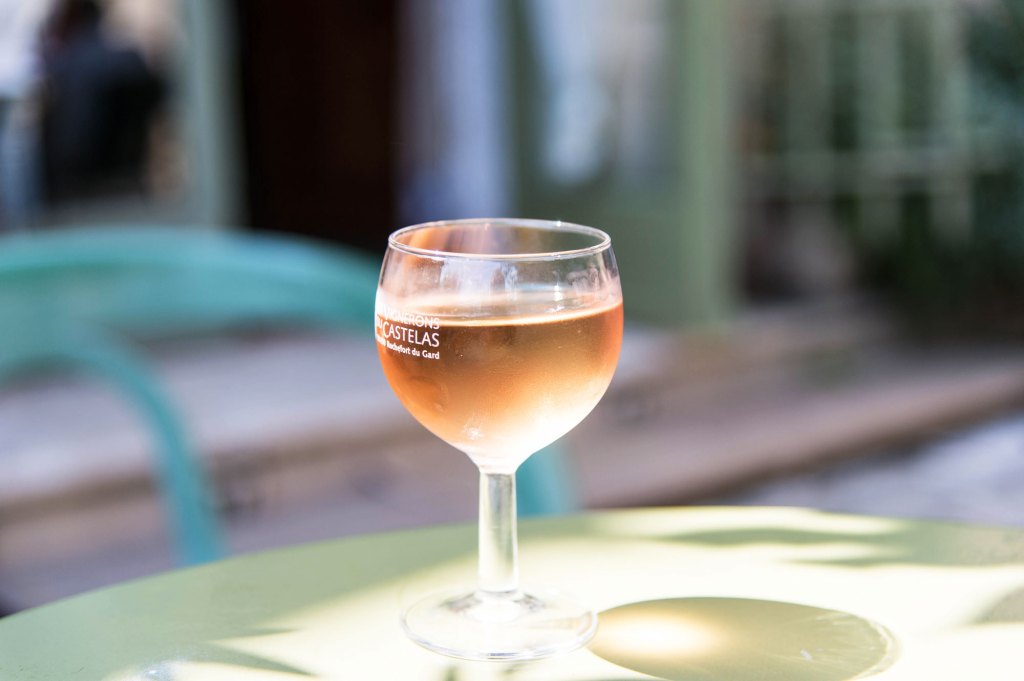 Rosé er hemmeligheden bag et langt liv, siger 100-årig