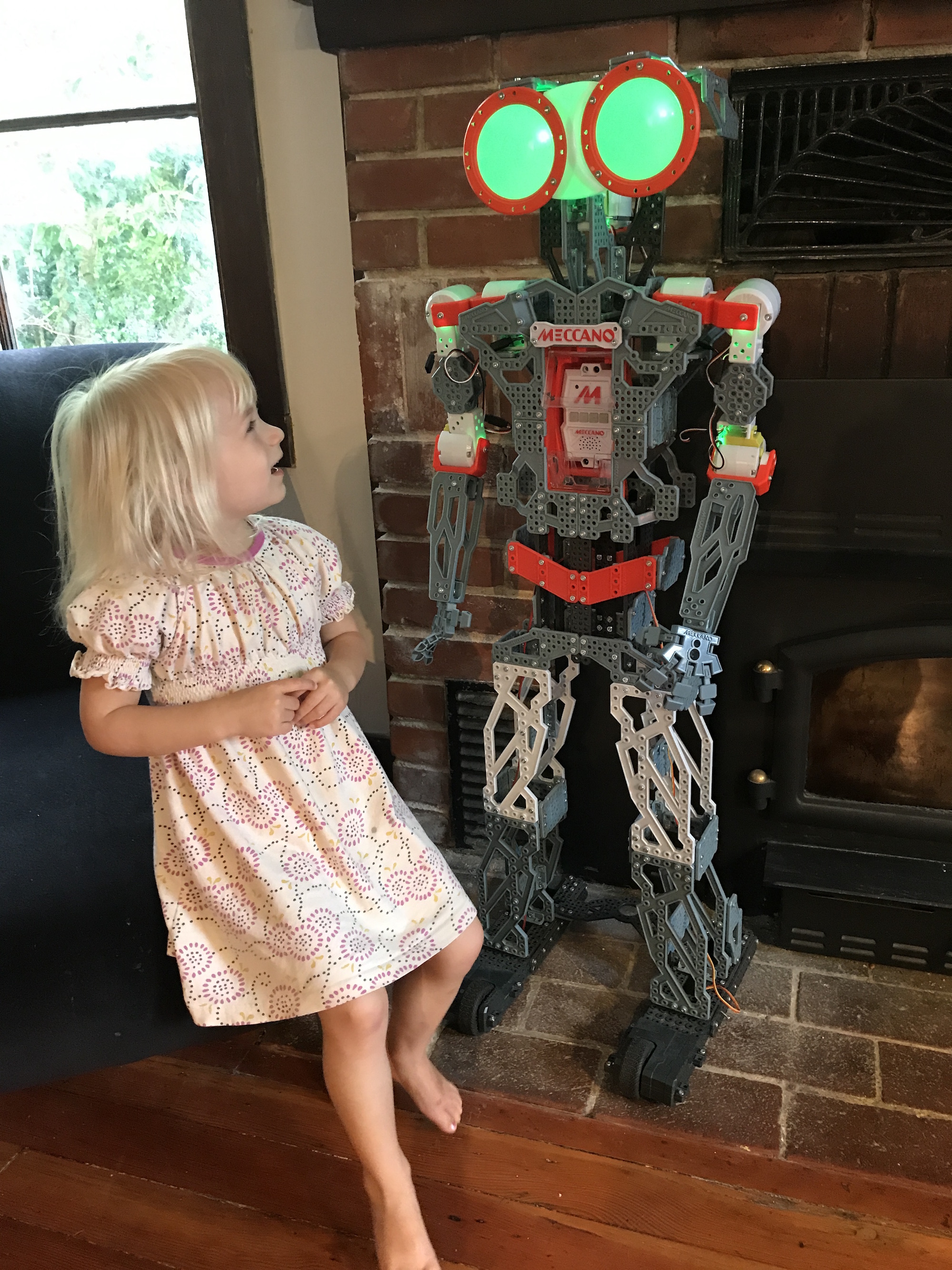 Isla and the Meccanoid robot