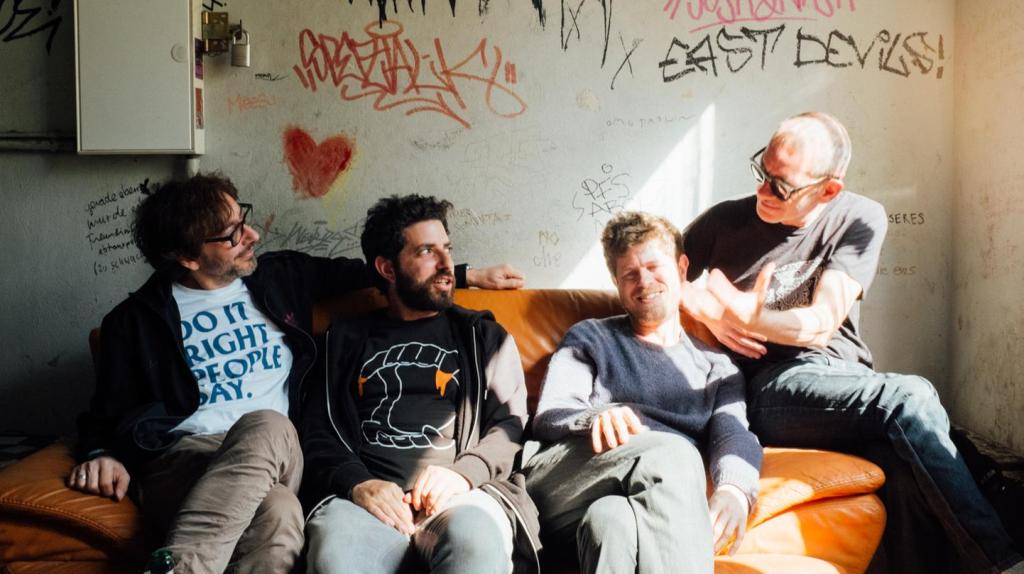 Wir haben The Mulholland Free Clinic auf die Psycho-Couch gebeten