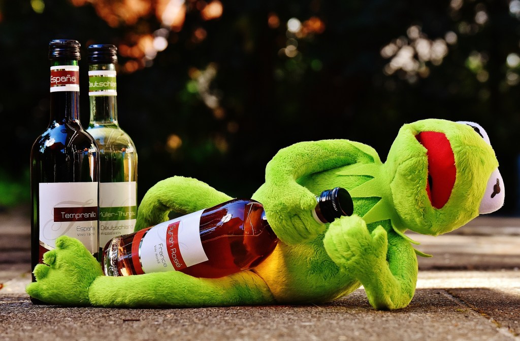 Mit dem richtigen Etikett schmeckt der Wein gleich besser