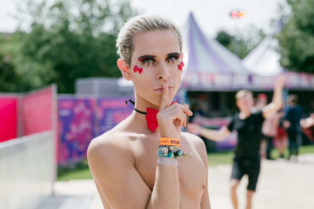Prachtfoto’s van pronkende paradijsvogels op Milkshake