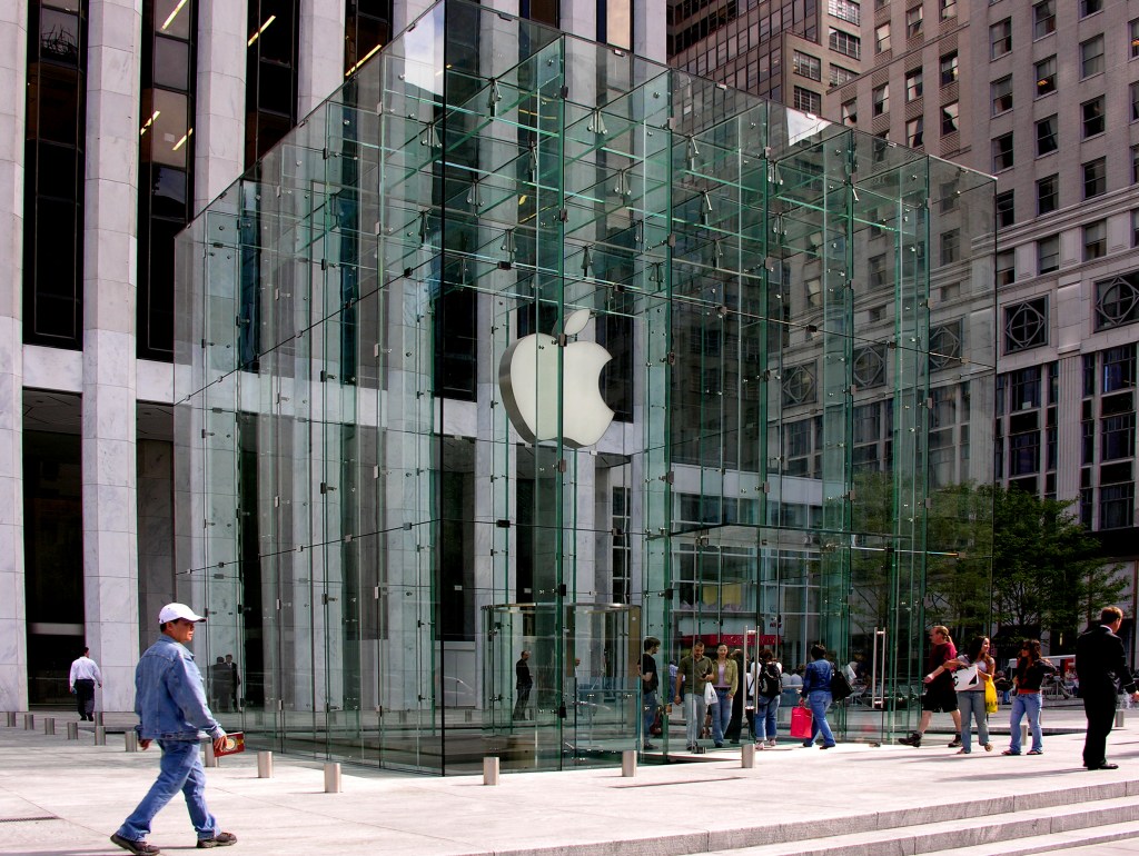 Not Quite a Genius: My Year Working at Apple’s Flagship Store