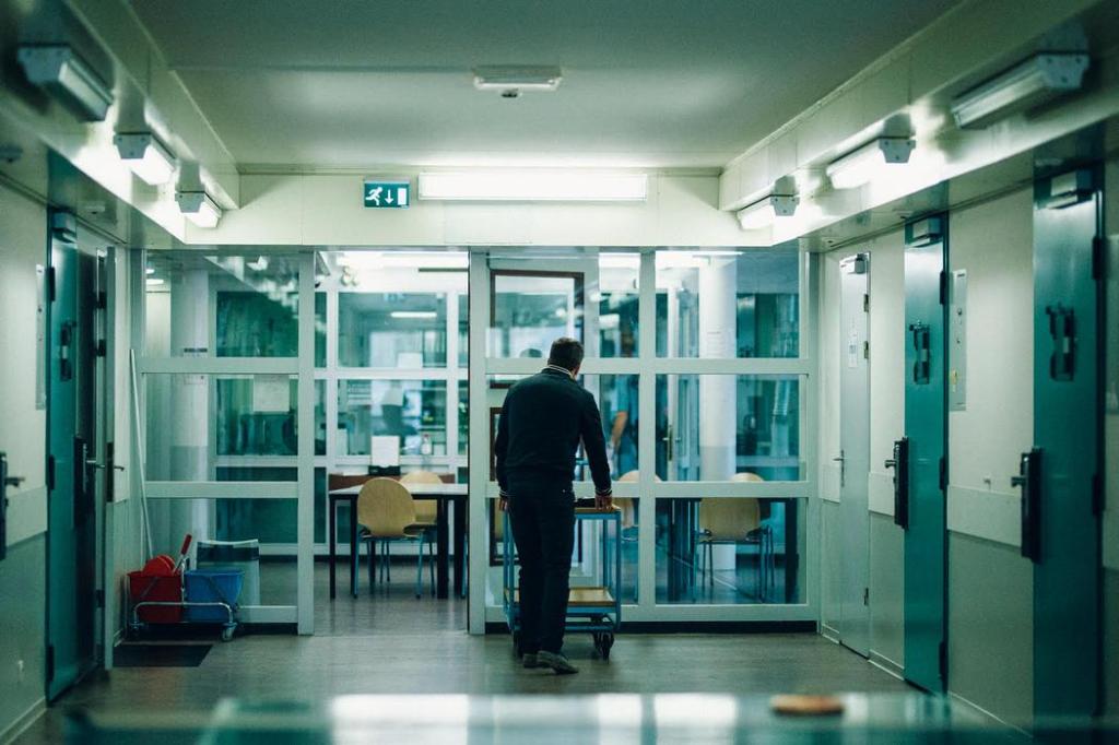 Een Nederlandse gevangenispsycholoog vertelt over haar werk met moordenaars en verkrachters