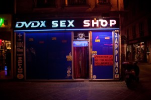Pigalle sex shop dvd