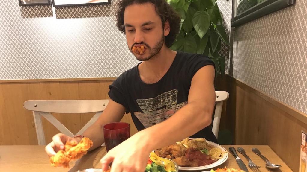 Cara Gila Memaksimalkan Layanan All-You-Can-Eat di KFC Jepang