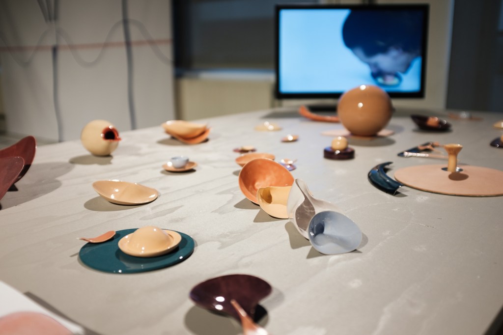 We stelden wat vervelende vragen op de afstudeershow van de Design Academy