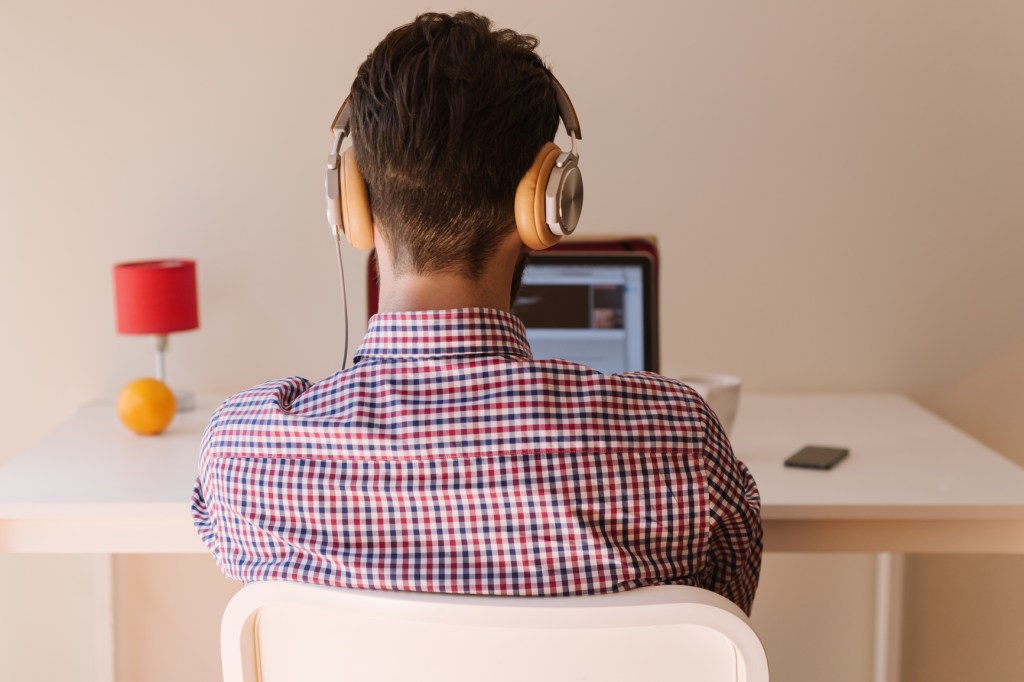 Listening to Music at Work Might Make You Worse at Your Job