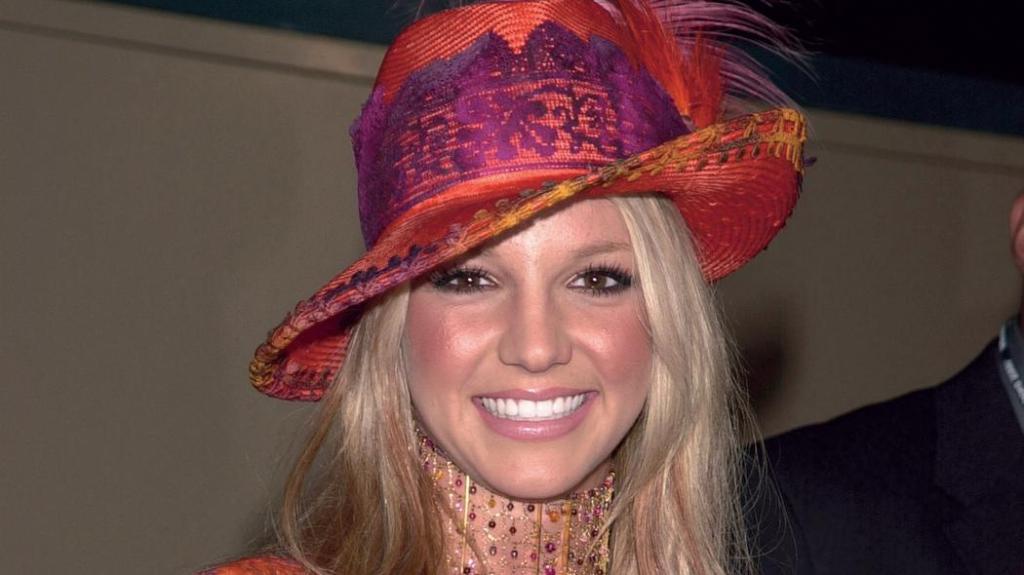 Britney Spears a vrut o pereche de pantofi care să se topească