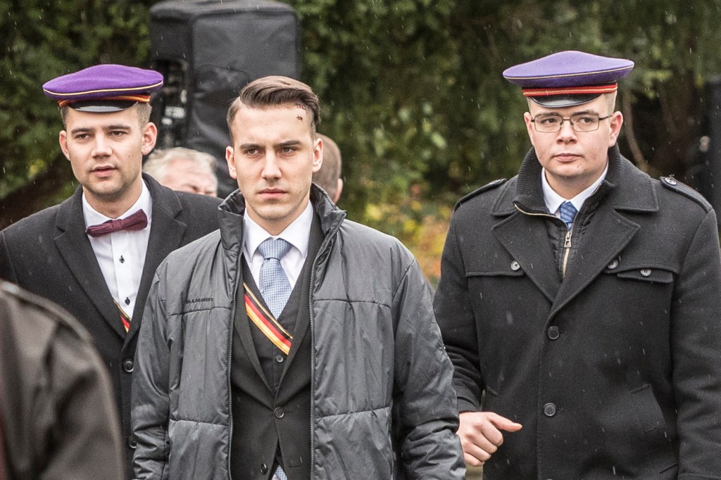 FPÖ-Funktionäre kümmern sich seit Jahren um ein Nazi-Grab am Zentralfriedhof