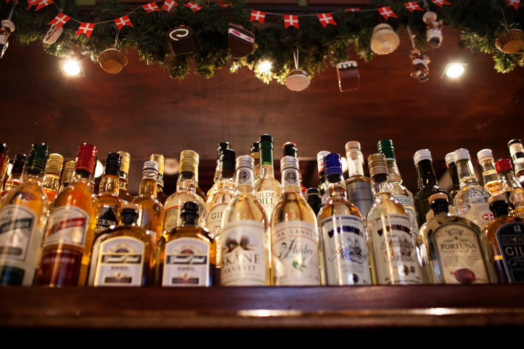 Udlændinge i Danmark fortæller om deres første julefrokostbrandert