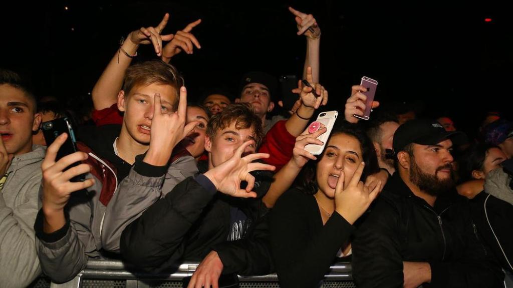 Allein unter Kindern: Unterwegs auf einer Show von Lil Pump