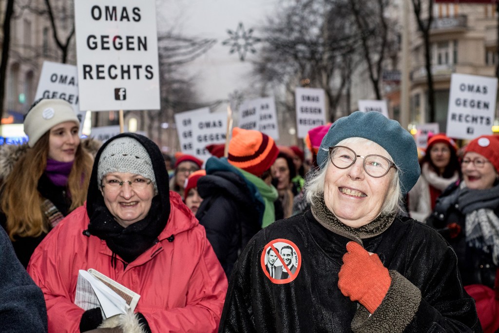 Omas gegen Rechts – eine Fotostrecke