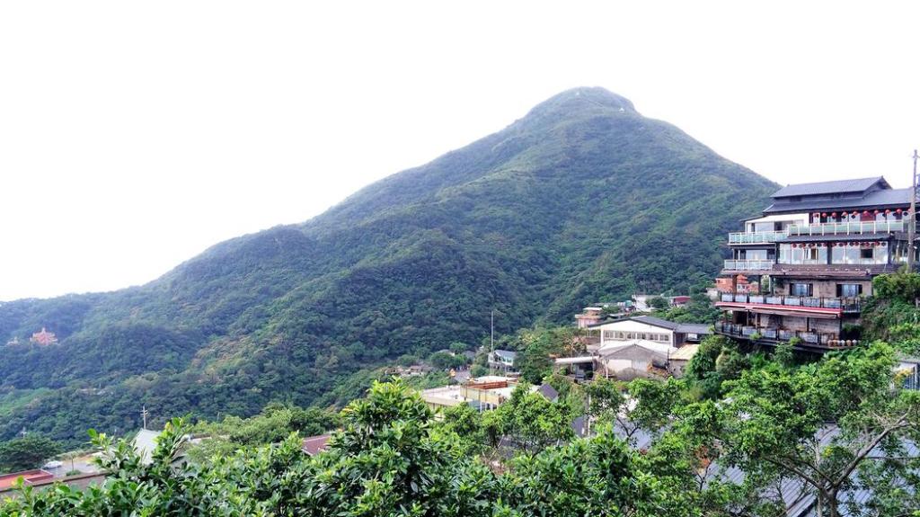 Eat All the Food from ‘Spirited Away’ in This Taiwanese Town