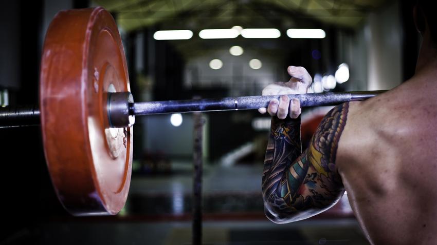 Αν Θες να Γίνεις Γρήγορα Fit, Ξεκίνα Άρση Βαρών