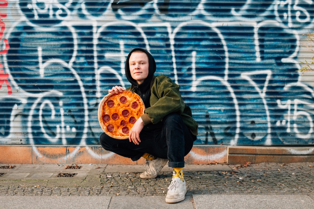 10 Questions You Always Wanted to Ask a Pizza Delivery Guy