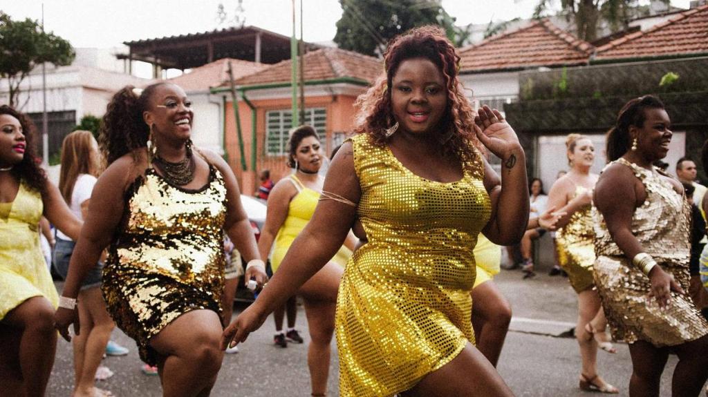 Femeile astea vor să schimbe  Carnavalul din Brazilia