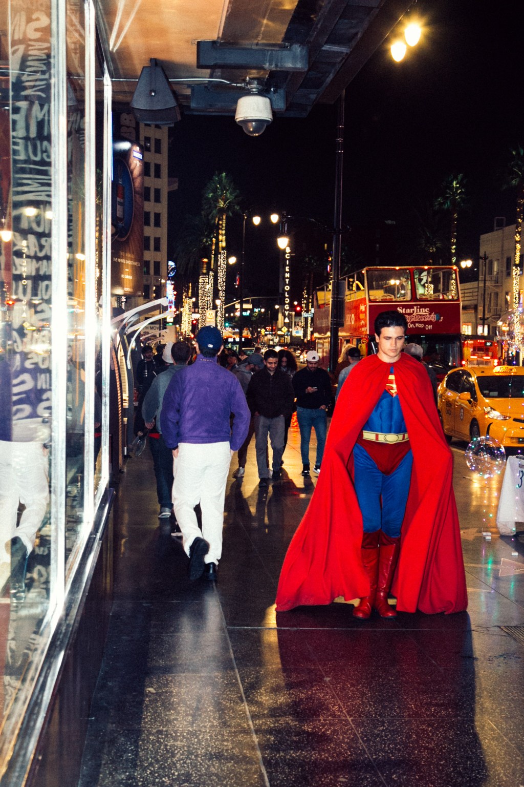 Photos of Tourists Searching for Old Hollywood Glamour