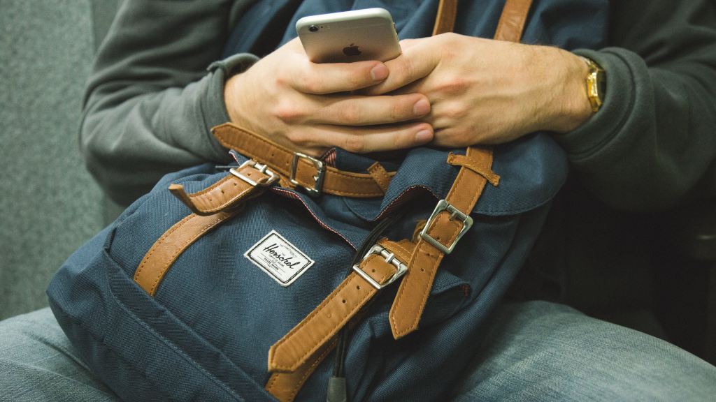 Most College Students Keep at Least 5 Dating Prospects on the Back Burner