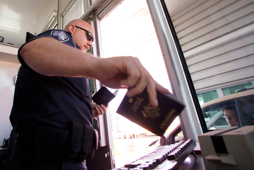 U.S. border agents have been screwing up passport security for over a decade, Senate Democrats say