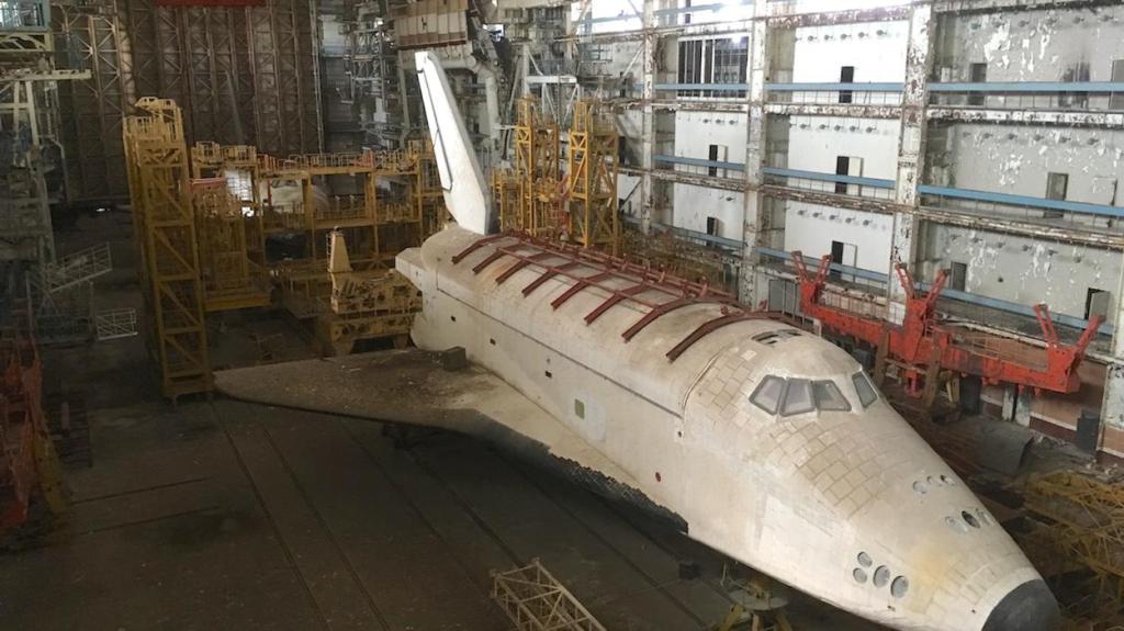 Aku Diincar Intelijen Rusia Gara-Gara Memotret Hangar Pesawat Ulang Alik di Kazakhstan