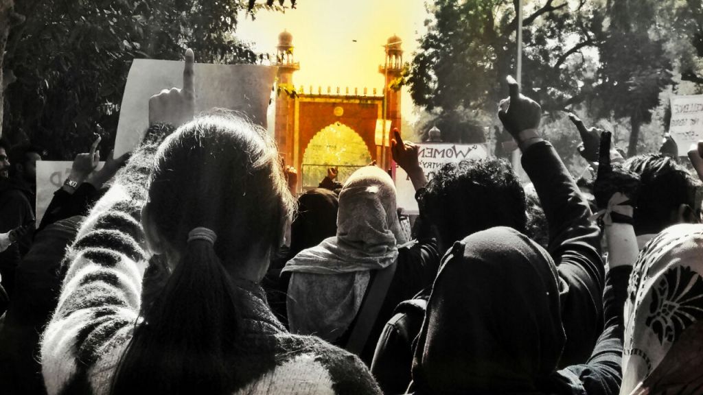 Kisah Mahasiswi Muslim di India Melawan Jam Malam, Simbol Debat Islam dan Feminisme