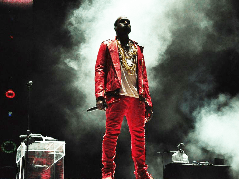 Kanye West voltou pro Twitter (por enquanto)
