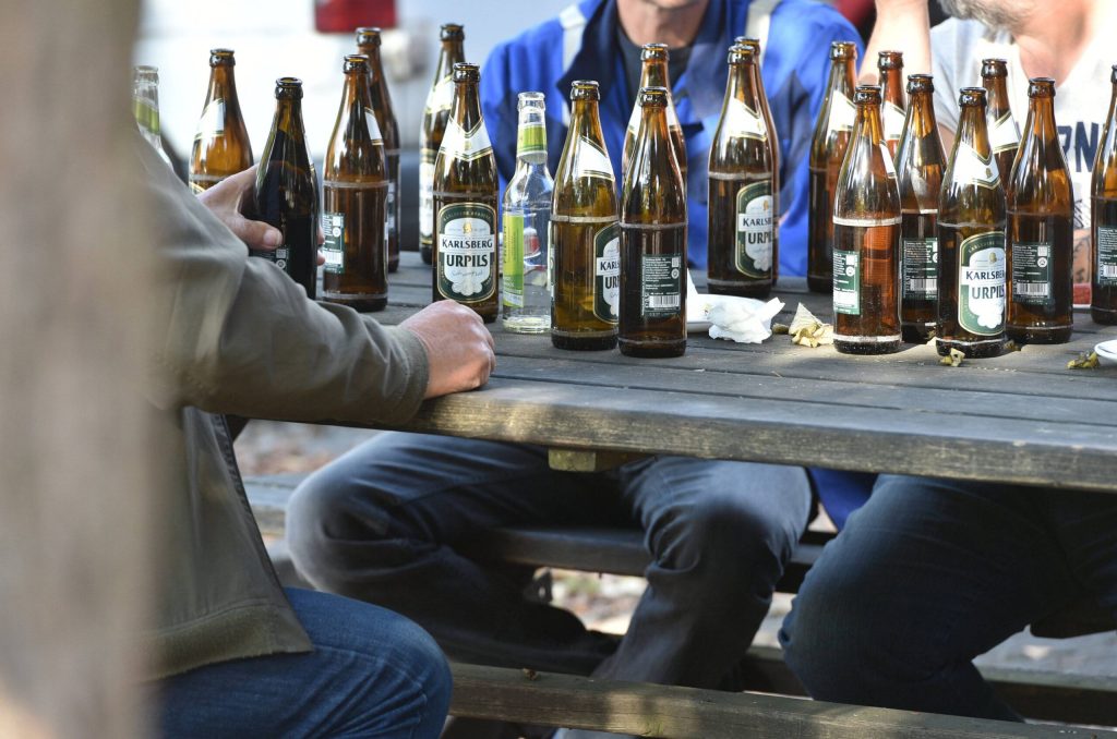 Hartz-IV-Empfänger klagt gegen Stadt, die ihm öffentliches Trinken verbietet
