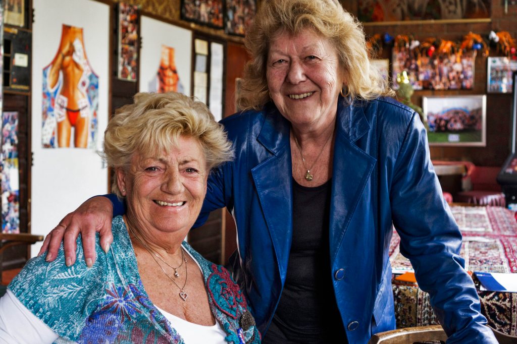 We keuvelden met de barvrouwen van Ruk & Pluk, het markantste café van Amsterdam