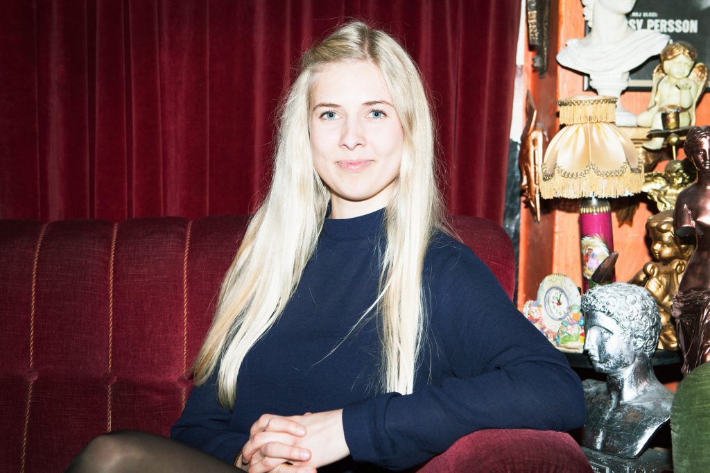 For 24-årige Anna er det også en feministisk mission at få flere kvinder til at investere