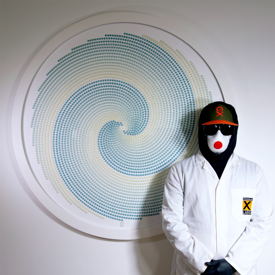 Esta obra de arte é feita de 4 mil pílulas de ecstasy