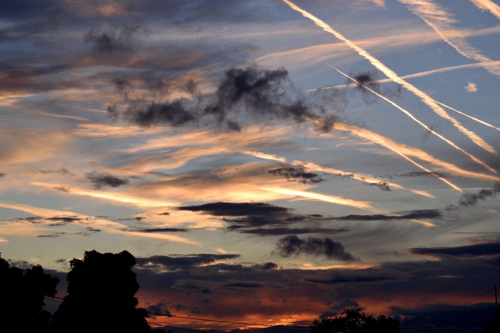 Svenskarna som tror att SMHI mörkar om chemtrails