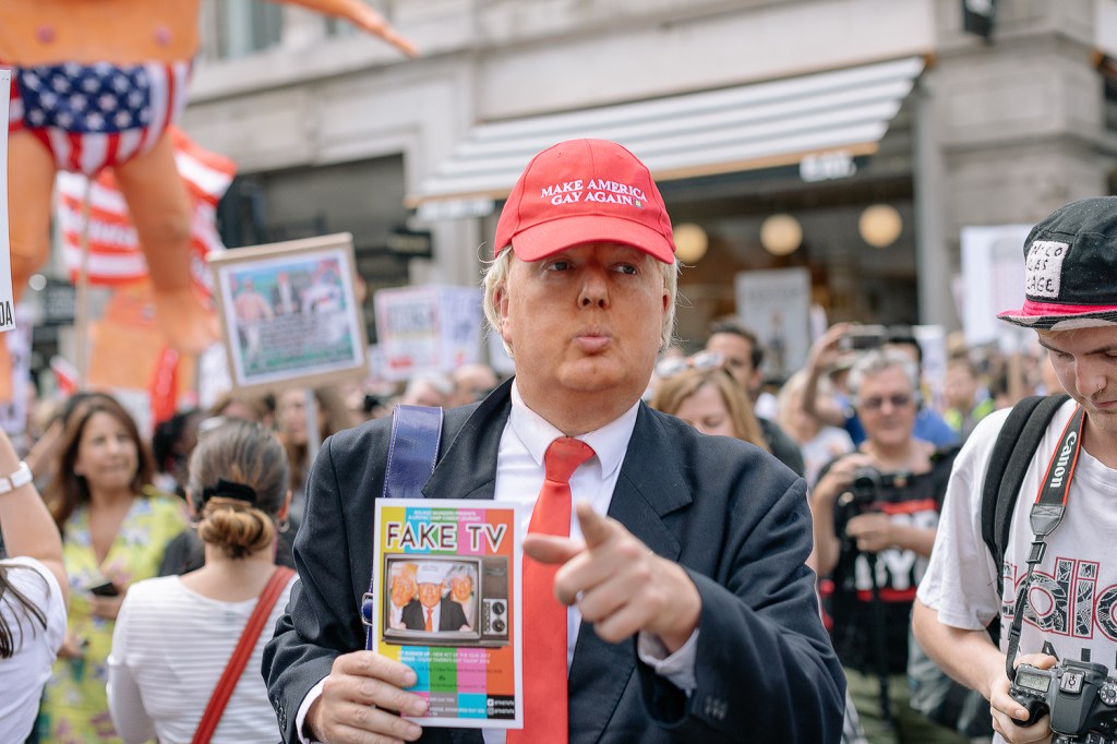 Las mejores cosas que vimos hoy en la protesta contra Trump en el Reino Unido