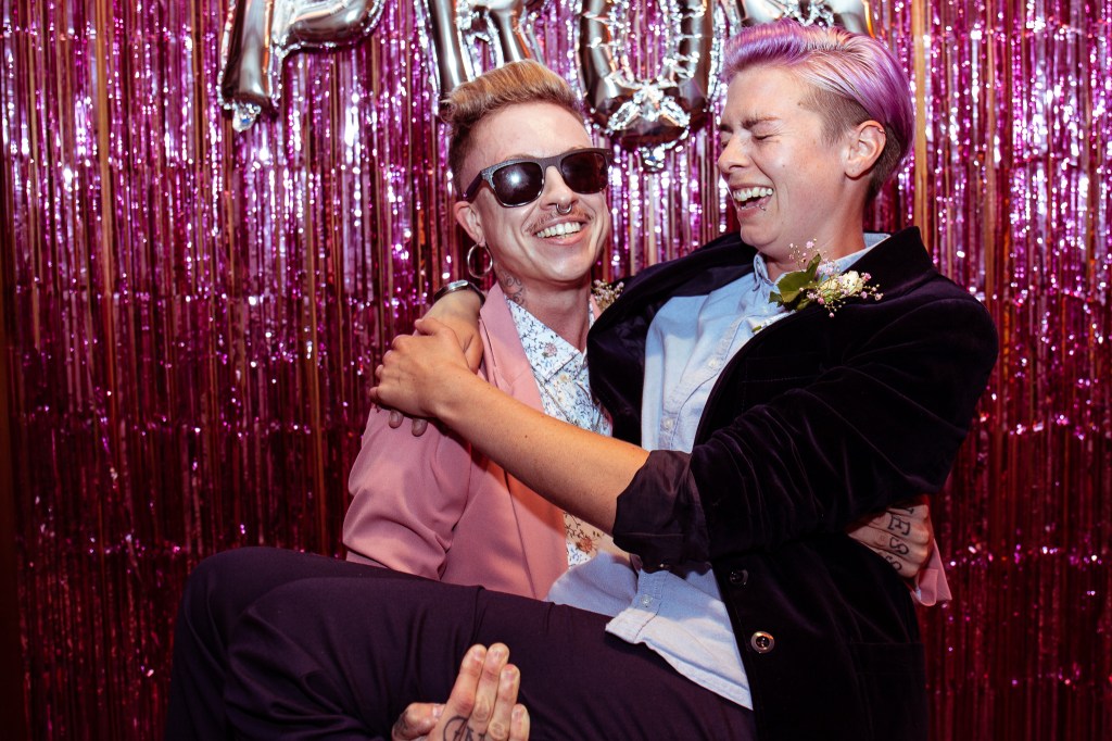 Kvir matura: LGBTQ parovi koji konačno žive svoje maturantske fantazije