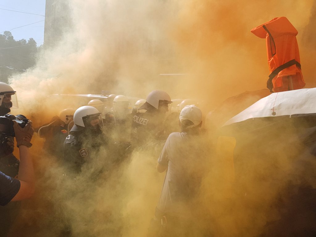 So hart ging die Polizei gegen die Demo beim EU-Gipfel in Salzburg vor