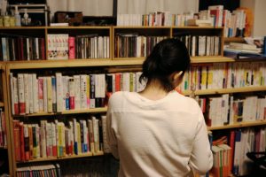 「〈正しい性〉と〈エロい性〉のあいだでの葛藤はあります。エロいもの、気持ち良いものは、罪悪感や背徳感、禁断感があったほうが絶対燃えるんです」