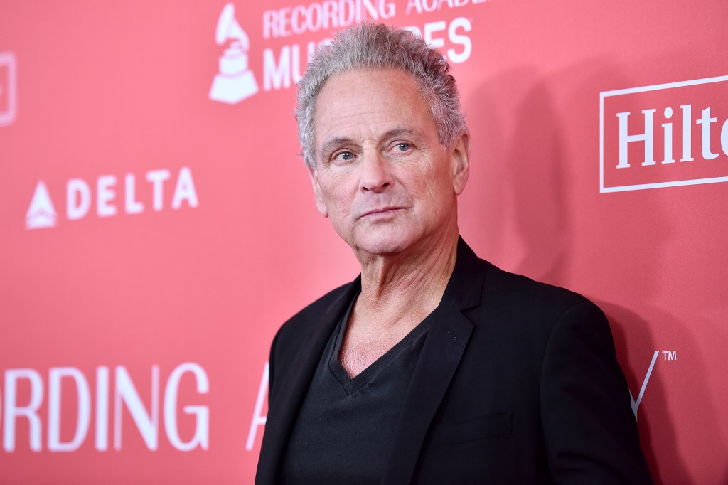 Lindsey Buckingham only loves Fleetwood Mac when he’s playing