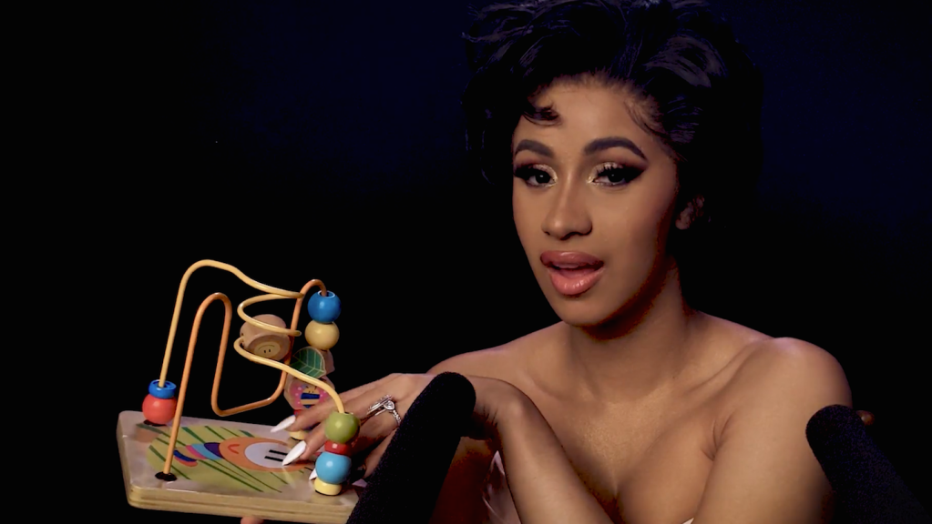 Cardi B er åbenbart virkelig god til ASMR