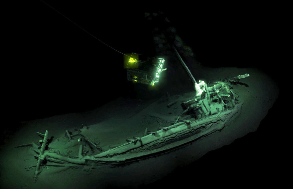 Het oudste volledig intacte scheepswrak ooit is in de Zwarte Zee gevonden
