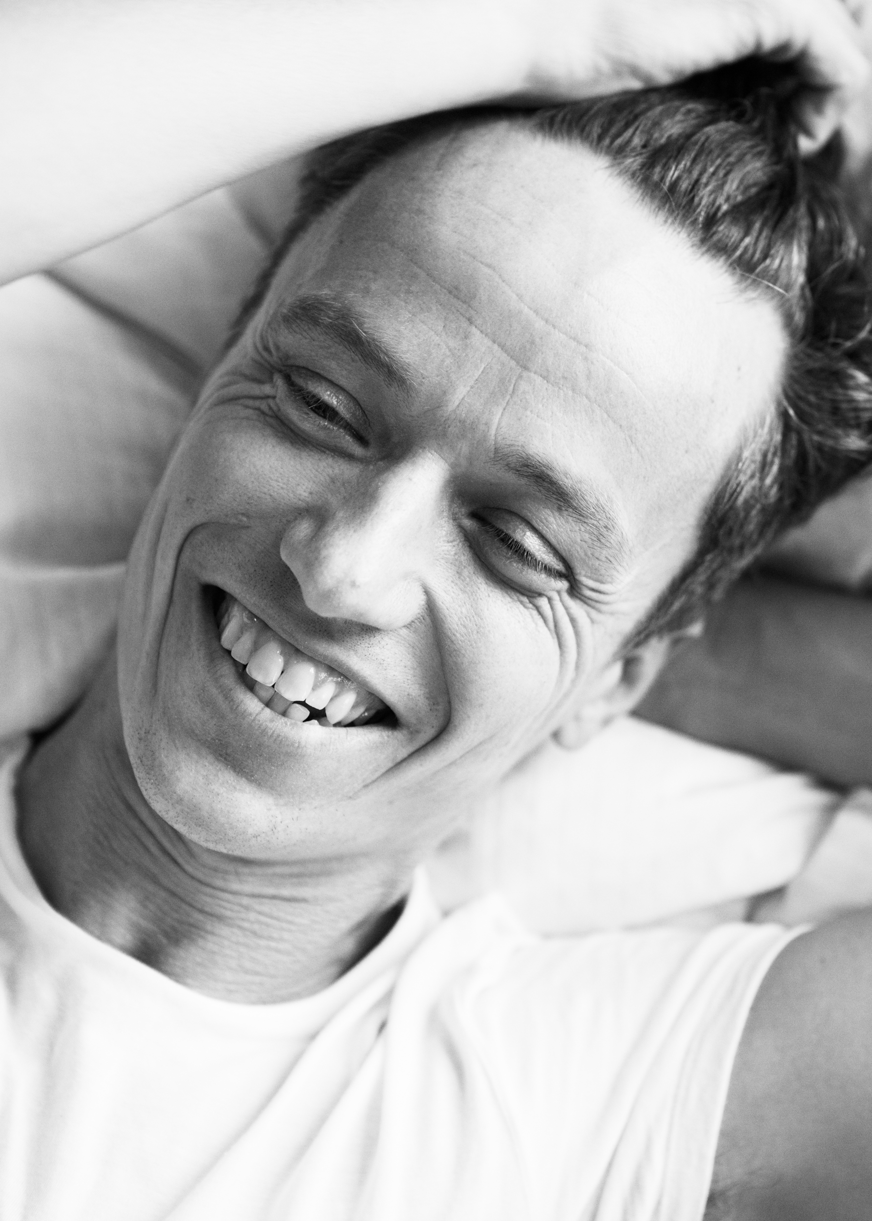 Close-up af Anders, der ligger i sengen
