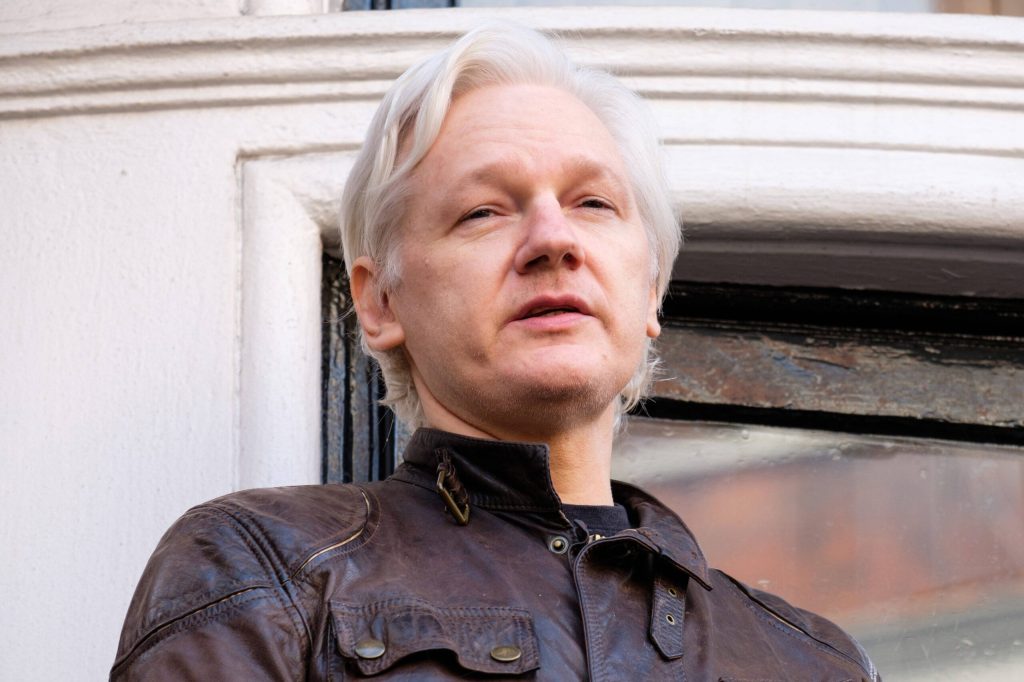 Grober Patzer: US-Behörde verrät aus Versehen, dass Assange offenbar längst angeklagt wurde