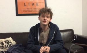 Indie-Star Bill Ryder-Jones beim Konzert in München und im Interview über Sex und den Brexit