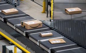 Im Inneren eines Amazon-Lagers